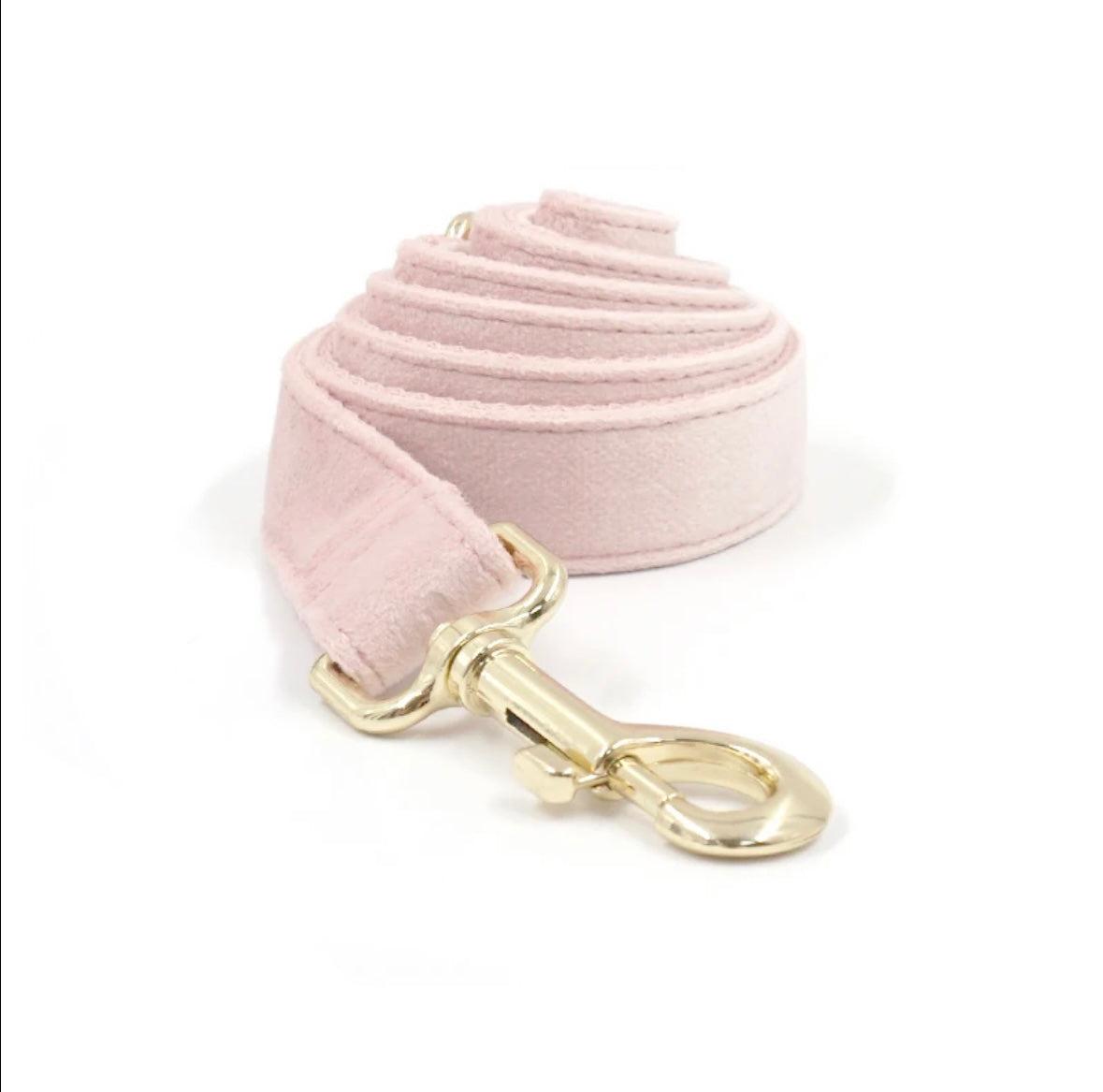 Hundesnoren Ella i rosa fra ByDoodleDog