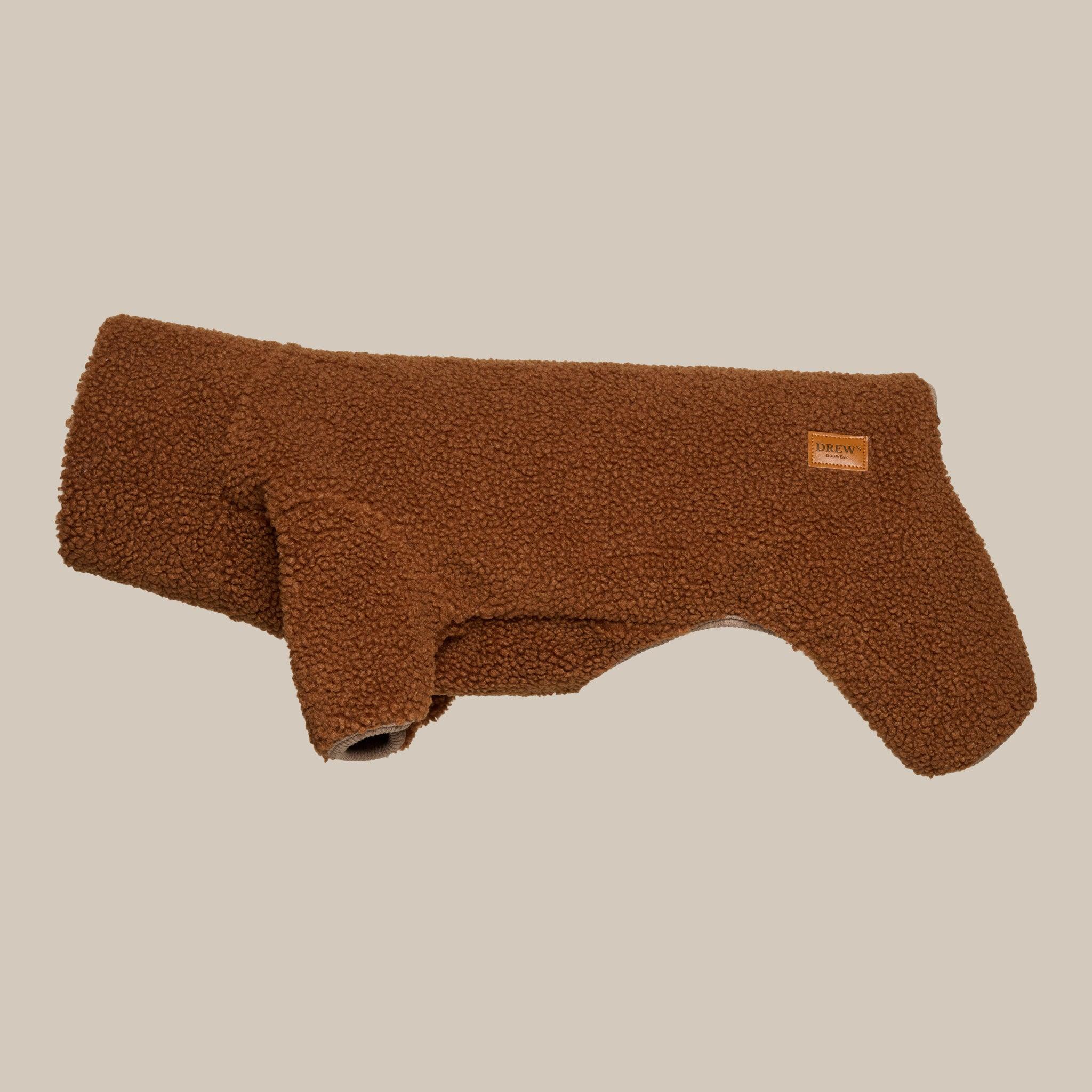 Milo hundesweater i blødt brunt teddy-materiale fra Drews Dogwear
