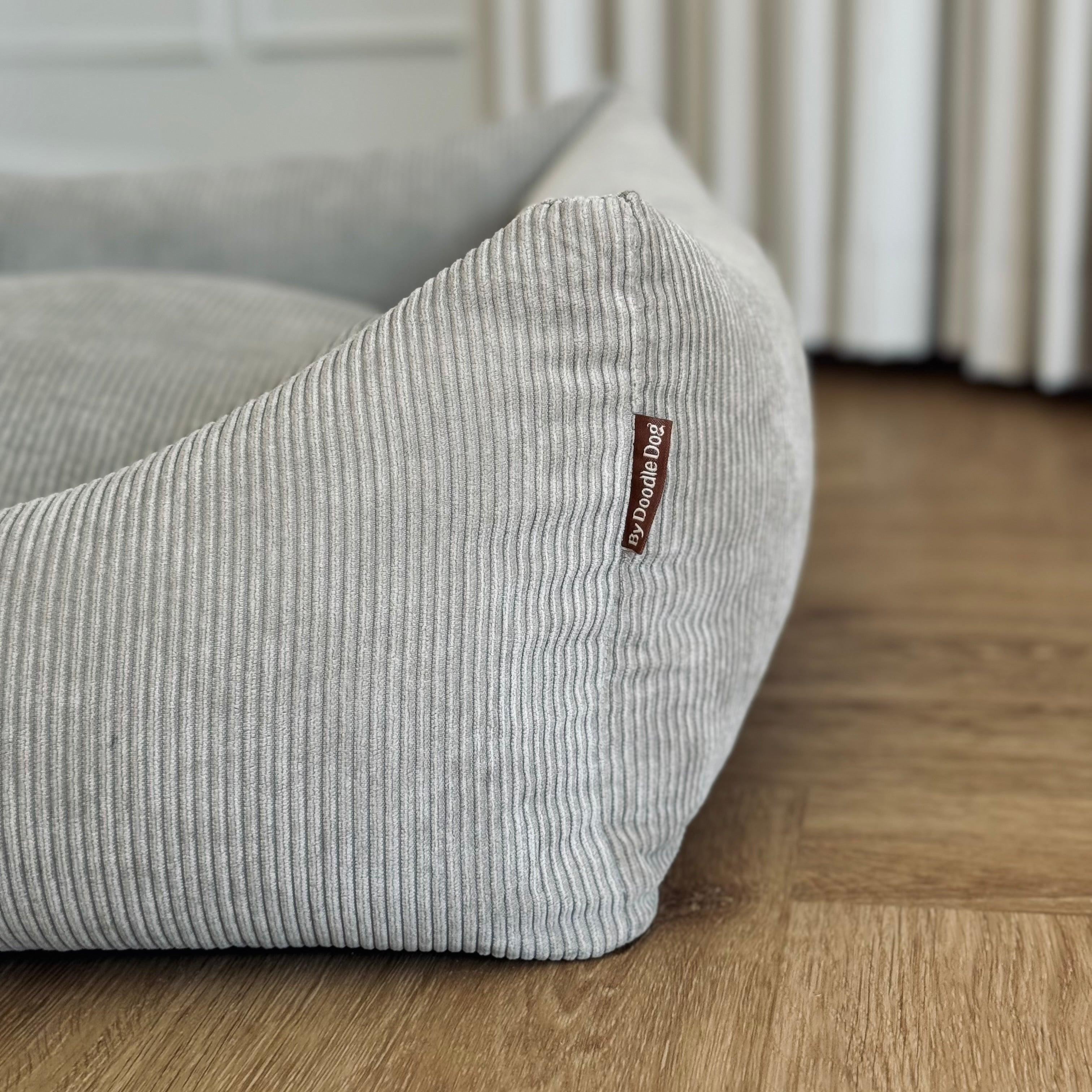 Bjørk hundekurv i beige fløjl fra ByDoodleDog